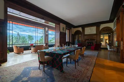 Coin salon dans l'établissement COZYSTAY Élégant Appartement 3 Pièces dans le Quartier de La Californie