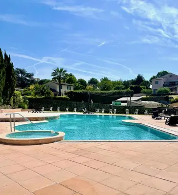 Piscine de l'établissement Eden Cottages - Premium Cottage avec Piscine ou située à proximité