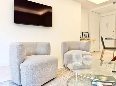Télévision ou salle de divertissement dans l'établissement Cannes 2x2 bedrooms apartment - 24P3