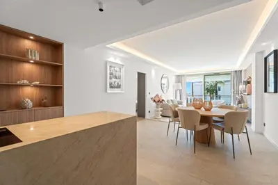 Coin salon dans l'établissement REF 2042 - Cannes Croisette - Appartement à louer