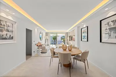 Coin salon dans l'établissement REF 2042 - Cannes Croisette - Appartement à louer