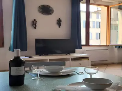 Télévision ou salle de divertissement dans l'établissement Apartment in the center of Antibes