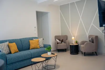 Coin salon dans l'établissement Prestigious 2p - 10 min near beaches - Air conditioning - Garage