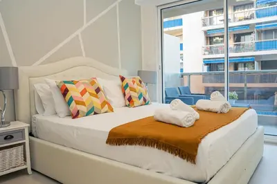 Un ou plusieurs lits dans un hébergement de l'établissement Sublime 2p - 10 min near beaches - Air conditioning - Garage