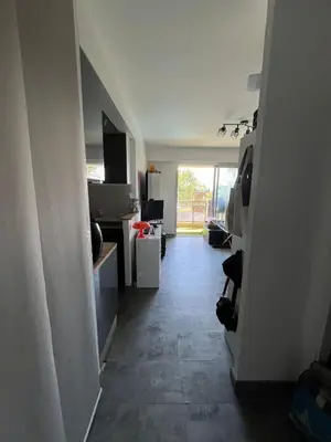 Télévision ou salle de divertissement dans l'établissement Studio lumineux avec terrasse & piscine