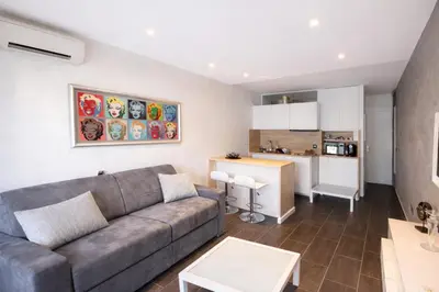 Cuisine ou kitchenette dans l'établissement Le Palm - Croisette - Beach - Casino - Wi-Fi