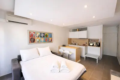 Cuisine ou kitchenette dans l'établissement Le Palm - Croisette - Beach - Casino - Wi-Fi