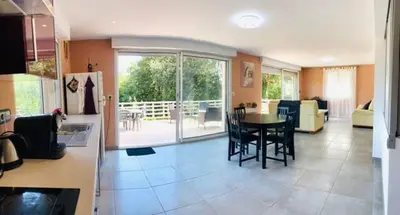 Coin salon dans l'établissement Ecrin d'Azur Proche Biot & Sophia Antipolis