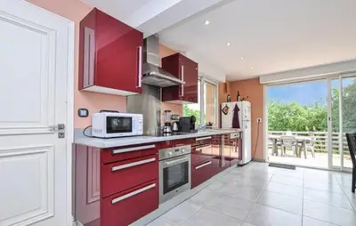Cuisine ou kitchenette dans l'établissement Ecrin d'Azur Proche Biot & Sophia Antipolis