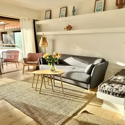 Bright cocoon with quiet terrace