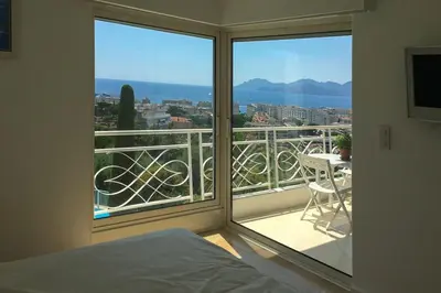 Vue générale sur la montagne ou vue sur la montagne depuis la maison de vacances
