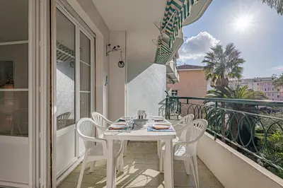 Balcon ou terrasse dans l'établissement Le Bleu Ciel - Studio Croisette idéal congrès