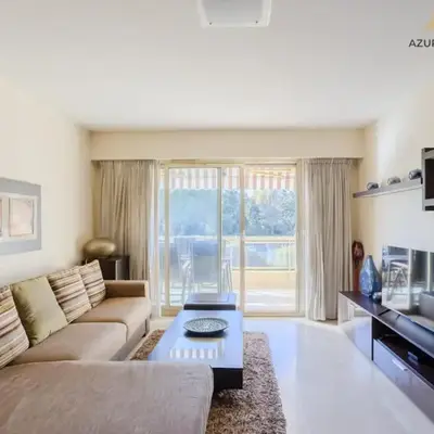 Antibes Appartement 4 personnes piscine parking
