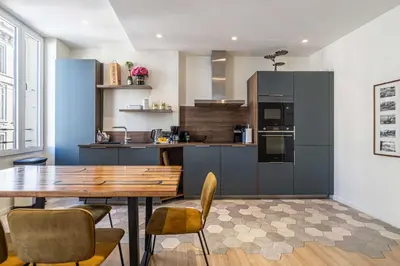 Cuisine ou kitchenette dans l'établissement Modern Apartment a c 2CH 4P - Cannes