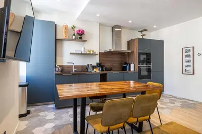 Cuisine ou kitchenette dans l'établissement Modern Apartment a c 2CH 4P - Cannes