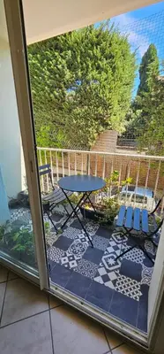 Balcon ou terrasse dans l'établissement Votre cocon à Juan-les-Pins plage & parking