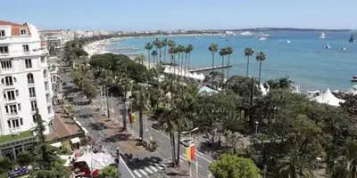 Vue générale sur la mer ou vue sur la mer prise depuis l'appartement
