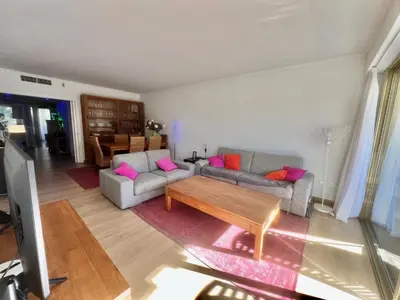 Coin salon dans l'établissement June apartment 2 bedrooms with pool