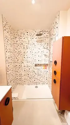Salle de bains dans l'établissement Pointe Croisette, 2 chambres - Exclusivité Congrès - Palmazur Vacances