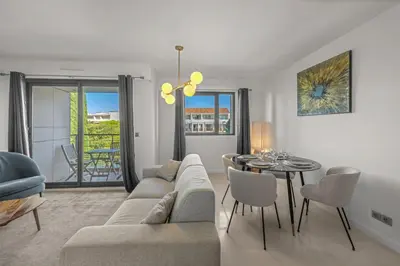 Coin salon dans l'établissement Sublime 2BR apartment Carlton Riviera Croisette