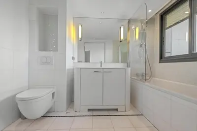 Salle de bains dans l'établissement Sublime 2BR apartment Carlton Riviera Croisette