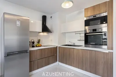 Cuisine ou kitchenette dans l'établissement Azurenting - T2 Front de Mer - Clim - Parking