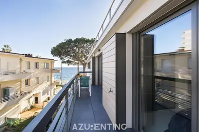 Balcon ou terrasse dans l'établissement Azurenting - T2 Front de Mer - Clim - Parking