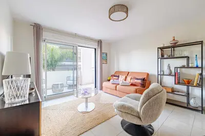 Coin salon dans l'établissement Spacious Apartment a c 1BR 4P – With Pool