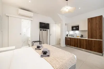 Cuisine ou kitchenette dans l'établissement 27 VAUTRIN - Modern and renovated studio Cannes city centre