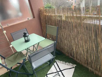 Balcon ou terrasse dans l'établissement Charming forest and river apartment in Sophia
