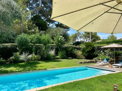 Piscine de l'établissement Villa de Luxe avec Piscine - Cap d'Antibes ou située à proximité