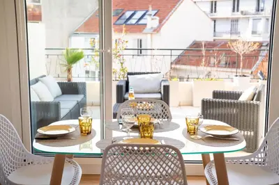 Coin salon dans l'établissement Antibes SkyView - central, cocooning avec terrasse et parking