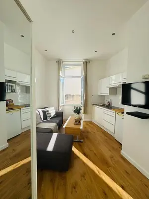 Cuisine ou kitchenette dans l'établissement Studio Design Climatisé Cœur de Cannes