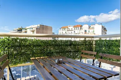 Balcon ou terrasse dans l'établissement Charming Apartment a c 1BR 4P - Antibes