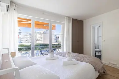 Coin salon dans l'établissement Charming Apartment a c 1BR 4P - Antibes