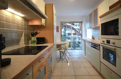 Cuisine ou kitchenette dans l'établissement Wiosna- Quiet 1 Bedroom
