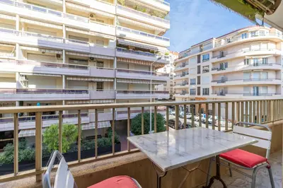 Balcon ou terrasse dans l'établissement Cozy studio in the heart of Cannes - Near sea