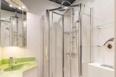Salle de bains dans l'établissement Cozy studio in the heart of Cannes - Near sea