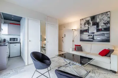 Cuisine ou kitchenette dans l'établissement Cozy studio in the heart of Cannes - Near sea