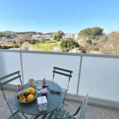 Balcon ou terrasse dans l'établissement Jardin de Thémis, T2, 4P, Parking, Terrasse