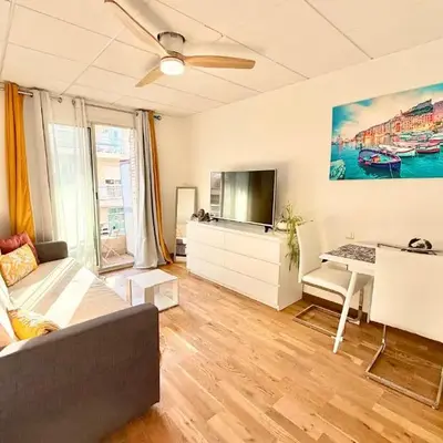 Antibes City Center 4 Guests