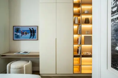 Télévision ou salle de divertissement dans l'établissement 106 ANTIBES - Luxurious 4-bedroom apartment Rue d'Antibes