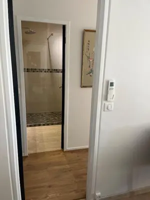 Salle de bains dans l'établissement Beau T2 Piscine Parking privé Aperçu Mer