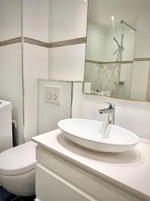 Salle de bains dans l'établissement Luxury Cannes Suite Terrace Walk to Palais