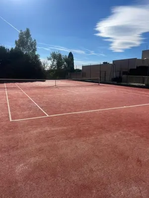 Tennis ou squash au sein de l'appartement ou à proximité