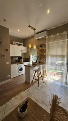 Cuisine ou kitchenette dans l'établissement Studio Lumineux avec Terrasse à Cannes