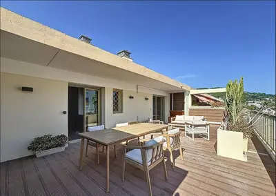 Balcon ou terrasse dans l'établissement New Modern rooftop 2 ch 4 peoples Clim Wifi