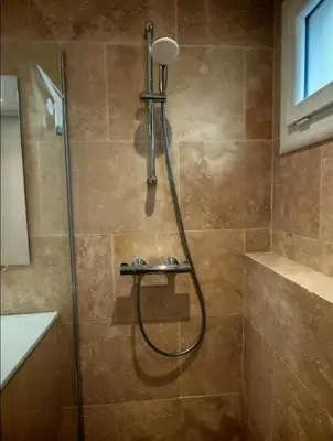 Salle de bains dans l'établissement ErikAntibesParadise