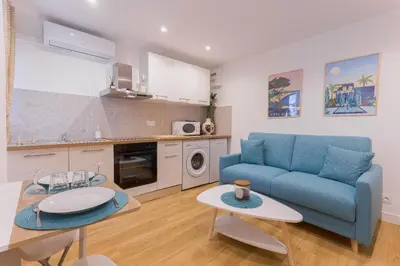 Cuisine ou kitchenette dans l'établissement Azur Loft Beauséjour Heart of Cannes