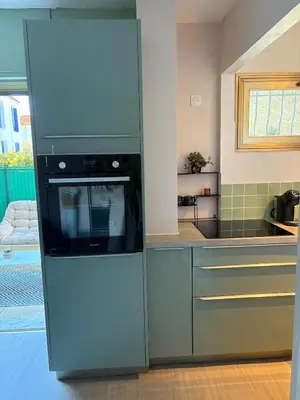 Cuisine ou kitchenette dans l'établissement Studio avec terrasse, proche plage et centre ville